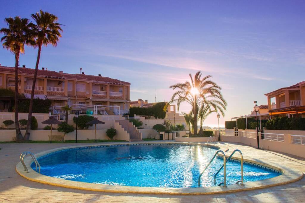 Relájate y disfruta del sol en hermosas playas, apartamento espectacular  Santa Pola Exterior foto